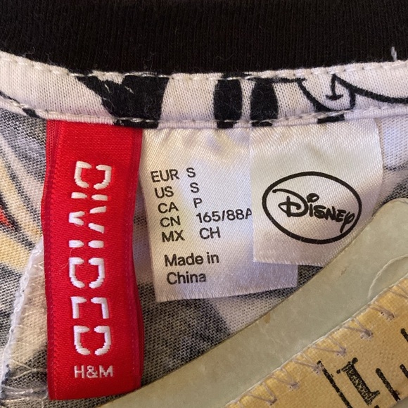 H&M Disney Mickey Mouse, Minnie Mouse, Goofy, Donald Duck All Over Print SS Tee - Picture 8 of 9